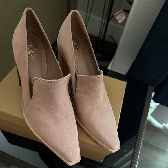 Vince Camuto Tan Pump size 9 - Picture 2 of 4